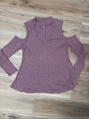 She + Sky Cold-Shoulder V-Neck Long Sleeve Top in Mauve